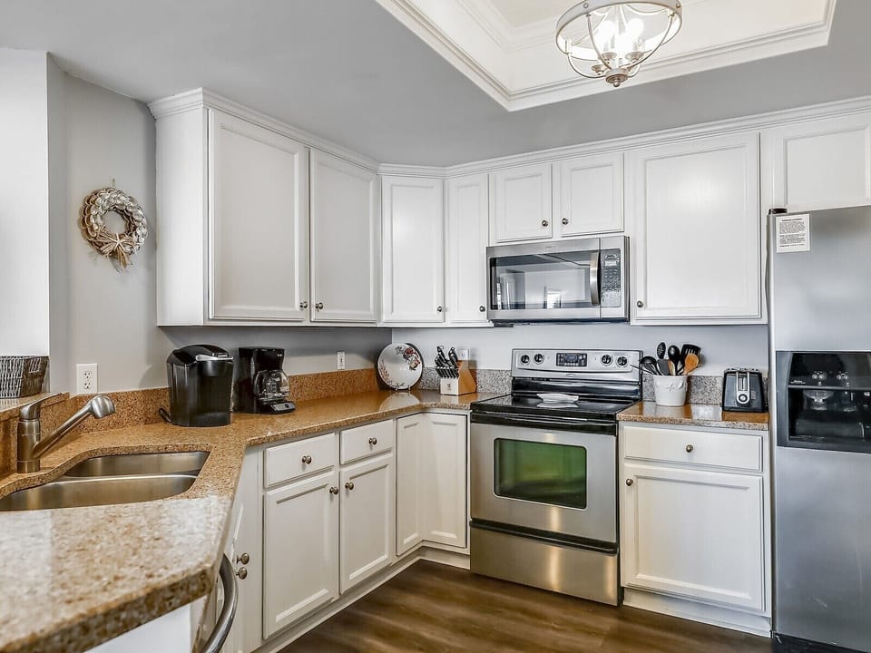 Kitchen at 6207 Hampton Place