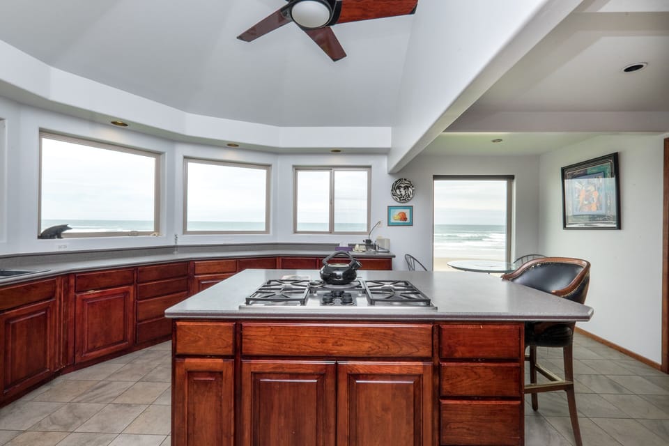 ocean views complete with breakfast nook