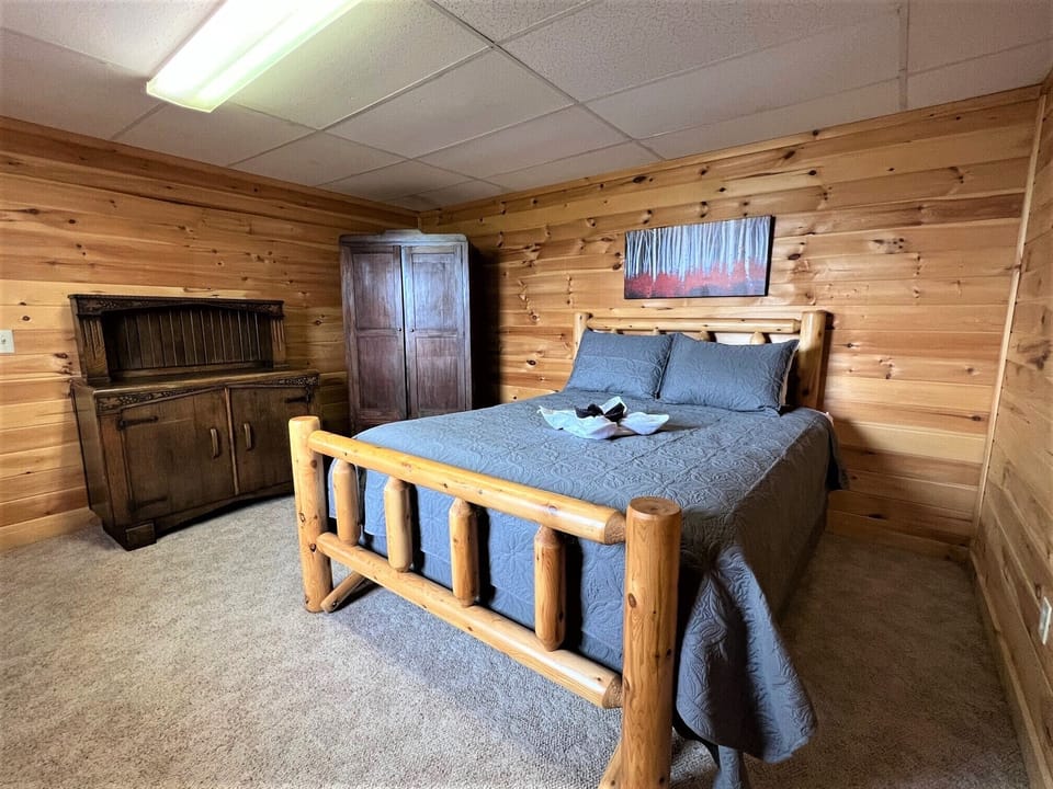 BEDROOM DOWNSTAIRS