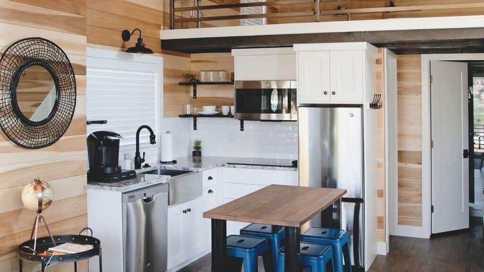 The stylish, modern kitchen offers everything you need to prepare the meals you love.