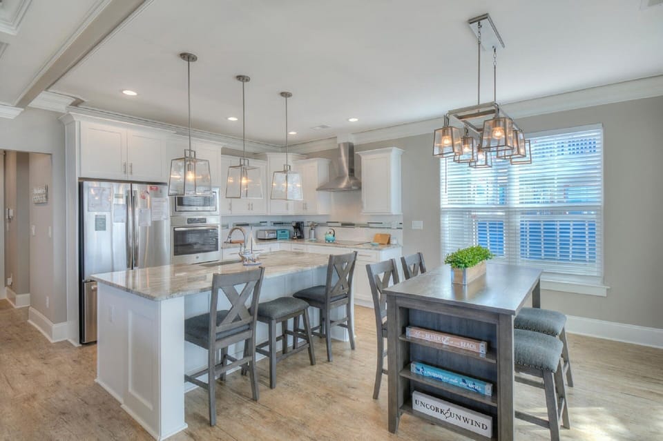 Grab a quick snack at the kitchen bar before heading back to the beach.