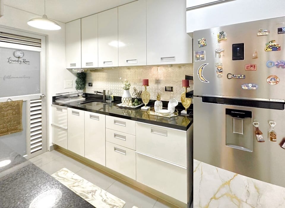 FULL KITCHEN 