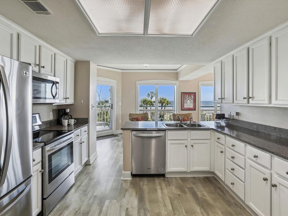 Kitchen at 4207 Windsor Court North