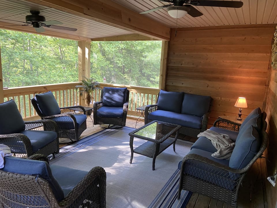 upper screened porch