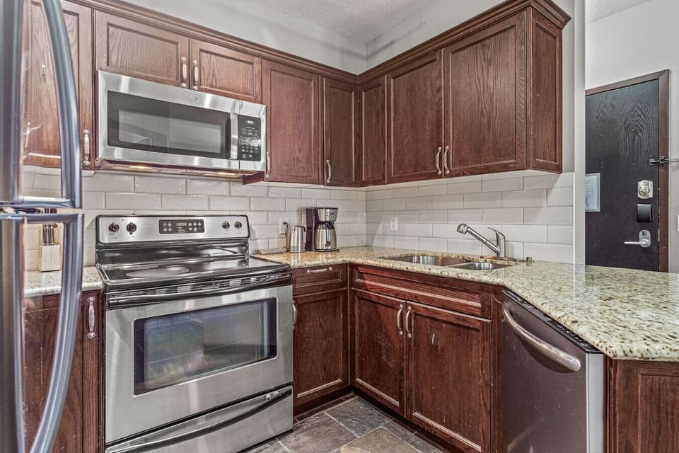 Full kitchen to prepare your favorite movies.
