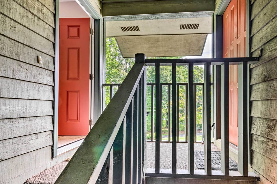 Private Entrance