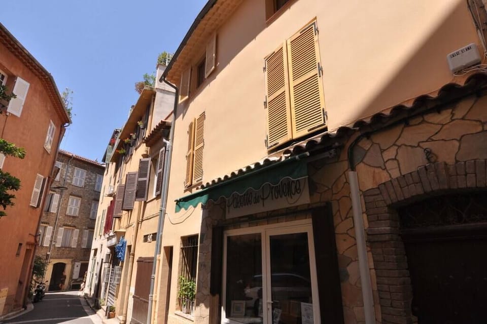 The facade