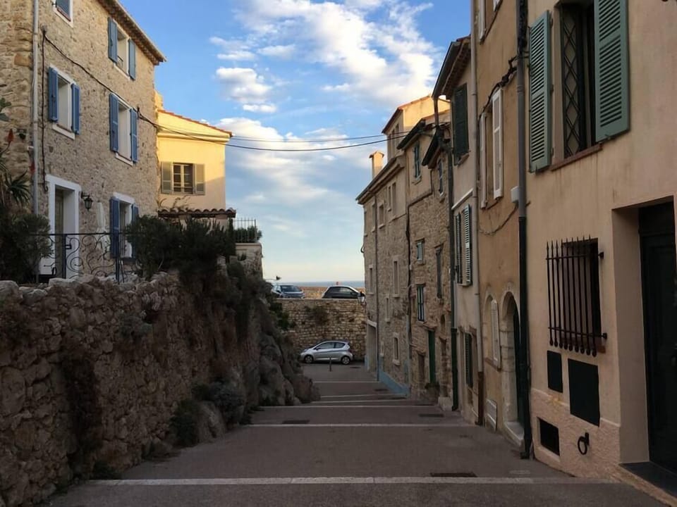 Neighbourhood