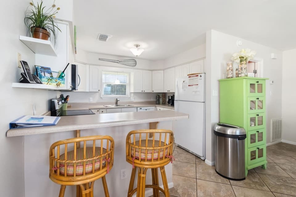 Brew the first pot at the coffee and breakfast bar, slide into a stool, and let the morning happen at its own pace.