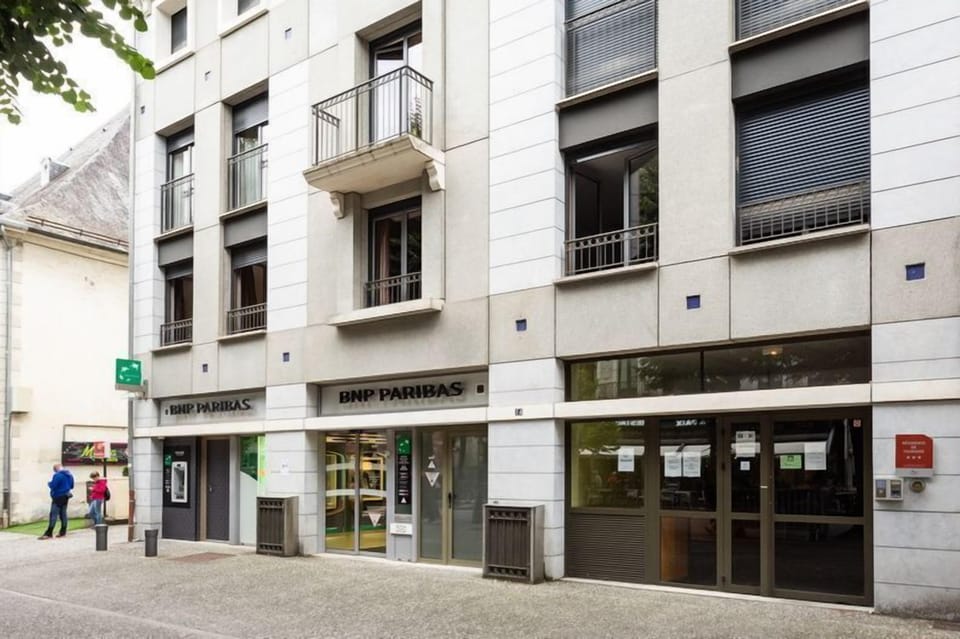 Enjoy easy access to everything from this centrally located residence — the perfect base for exploring Luchon and the Pyrenees beyond.