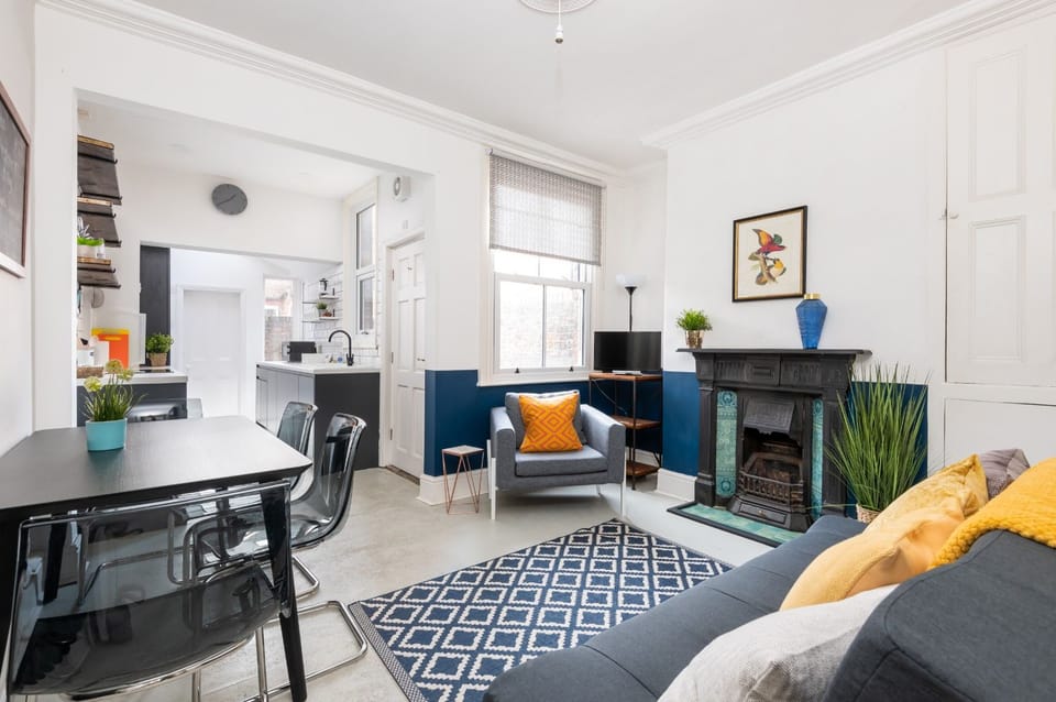Open plan 2nd reception room