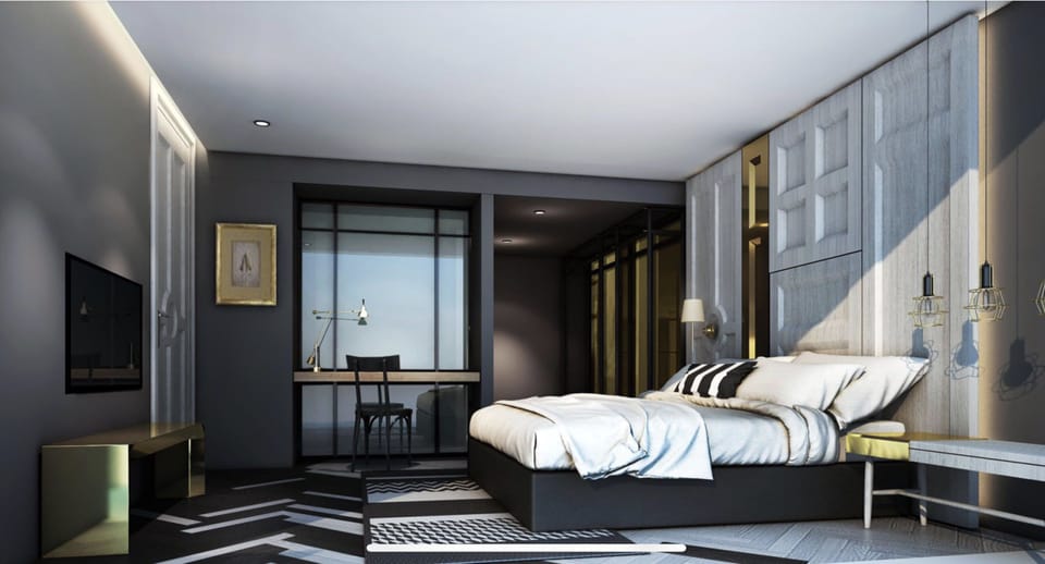 Junior Suite | Free minibar items, in-room safe, desk, laptop workspace