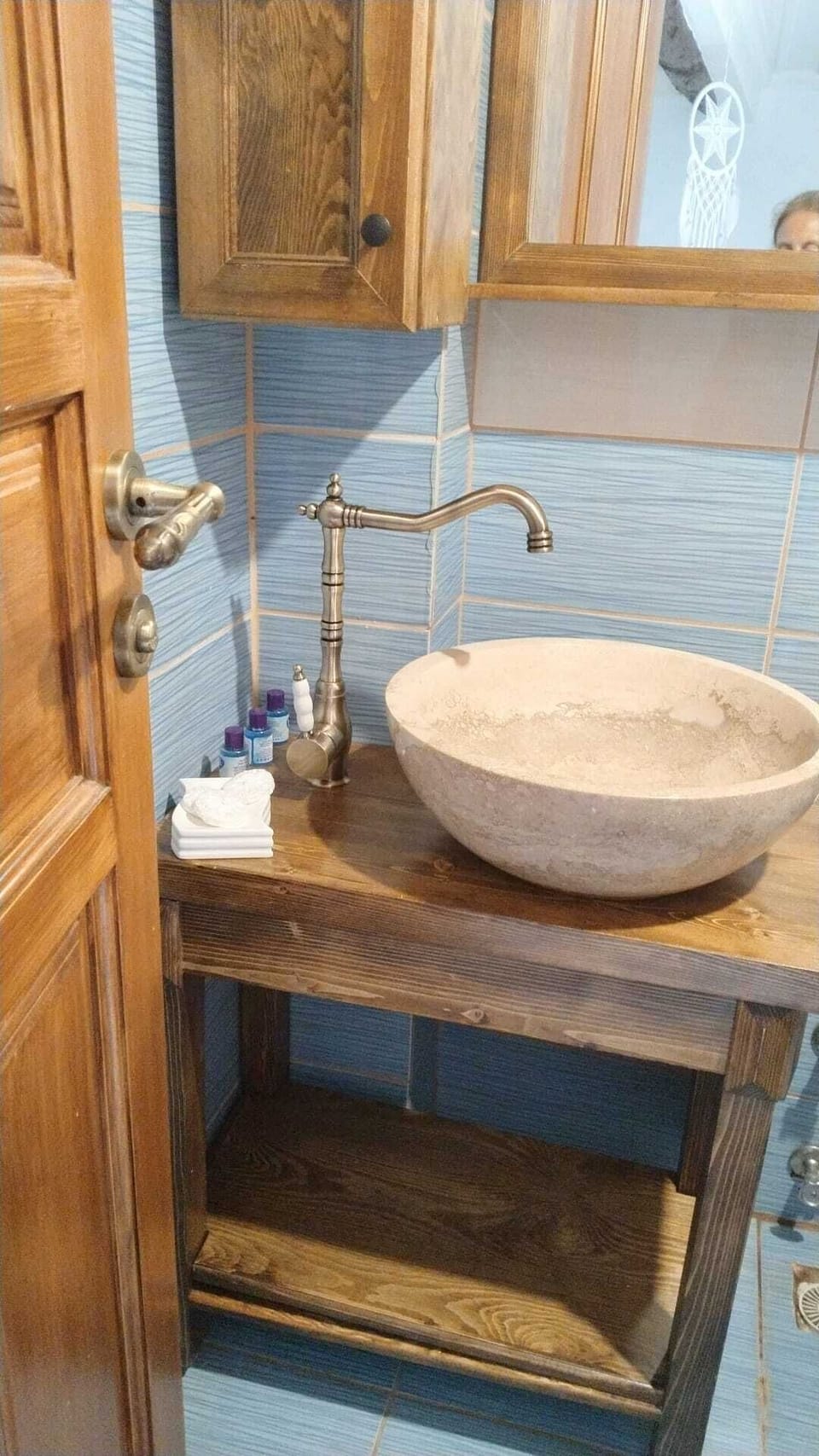 Shower, towels, soap, shampoo