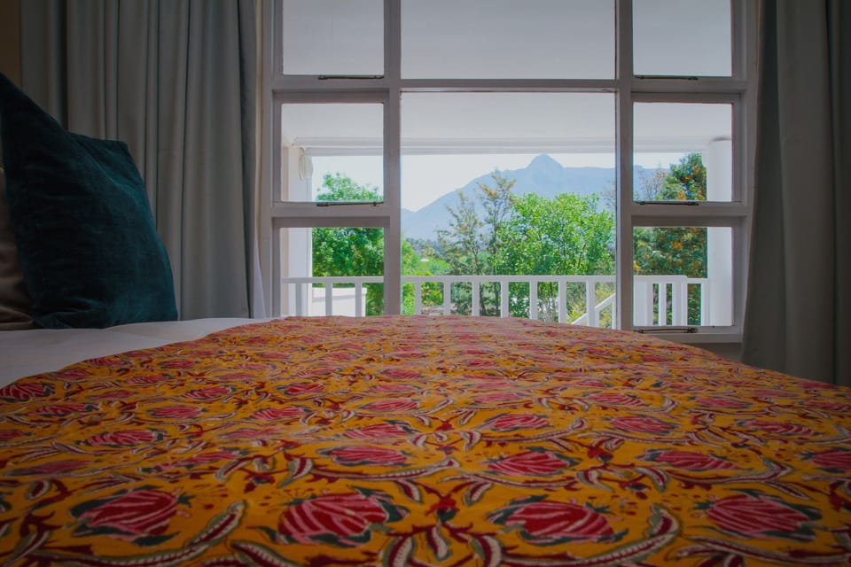 Langeberg | Desk, blackout drapes, iron/ironing board, free WiFi