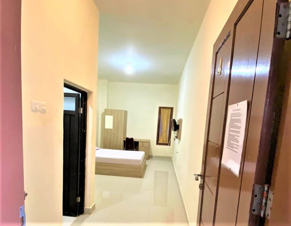 Deluxe Double Room | Desk, blackout drapes, WiFi (free), bed sheets