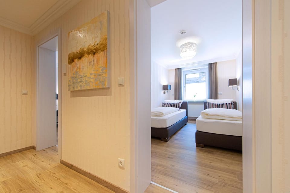 1 bedroom, in-room safe, desk, laptop workspace