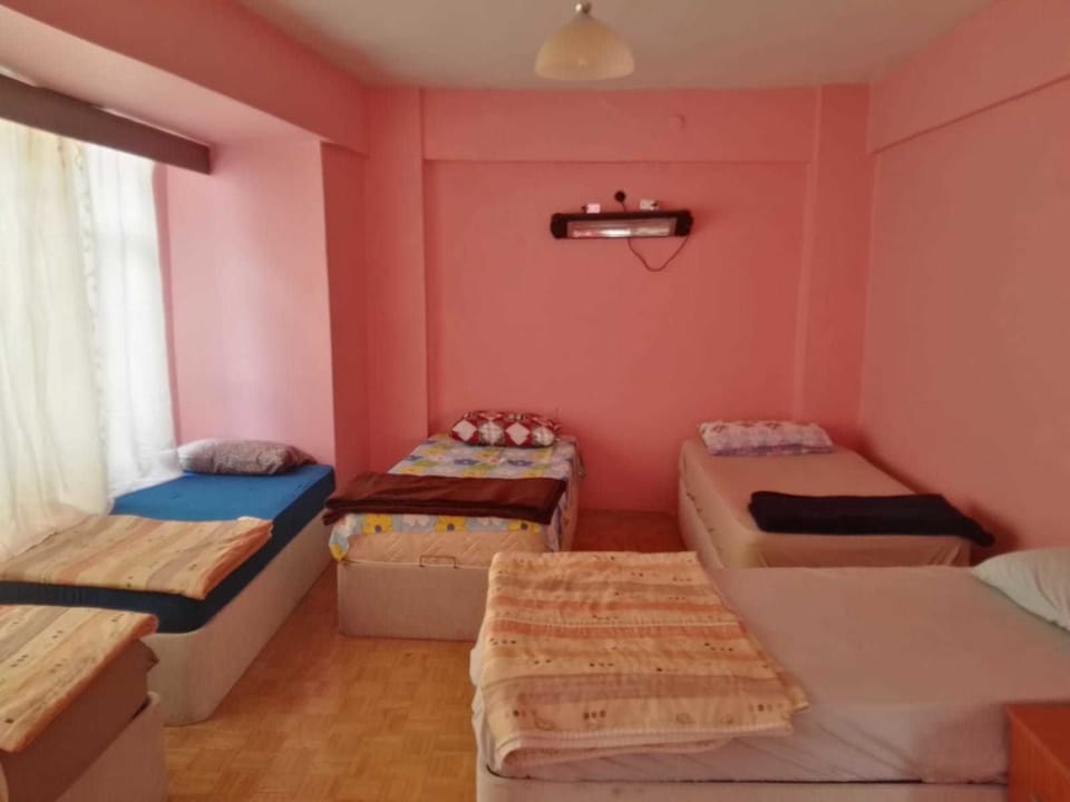 Apartment, 3 Bedrooms | Bed sheets