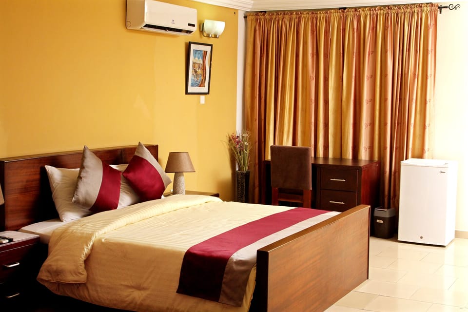 Double Room | In-room safe, desk, laptop workspace, iron/ironing board (on request)
