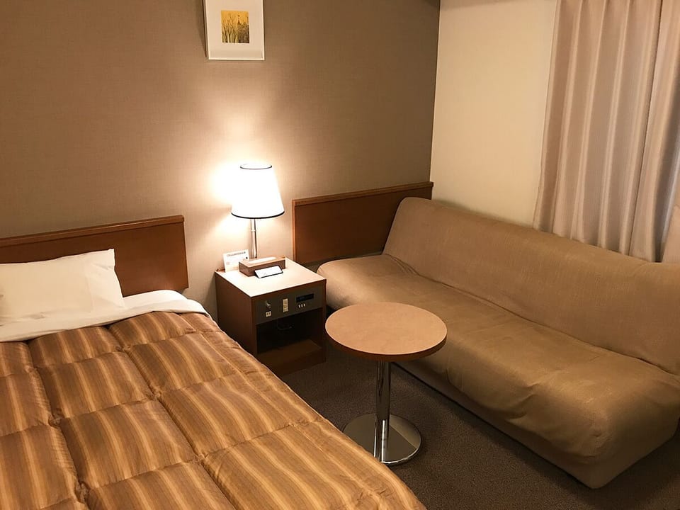 Single Room | Desk, laptop workspace, blackout drapes, free WiFi