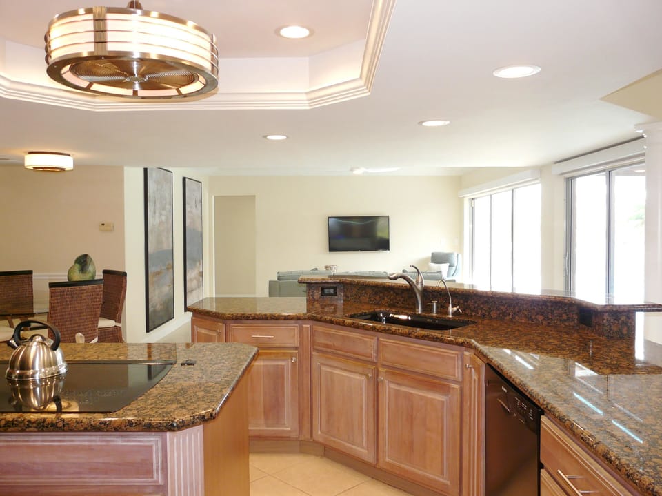 House, Multiple Beds (Delightful home with pool and direct ) | Private kitchen | Fridge, microwave, oven, dishwasher