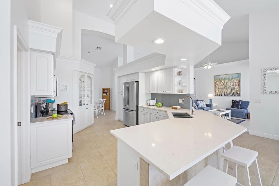 House, Multiple Beds (Relaxing waterfront home with pool an) | Private kitchen | Fridge, microwave, oven, stovetop