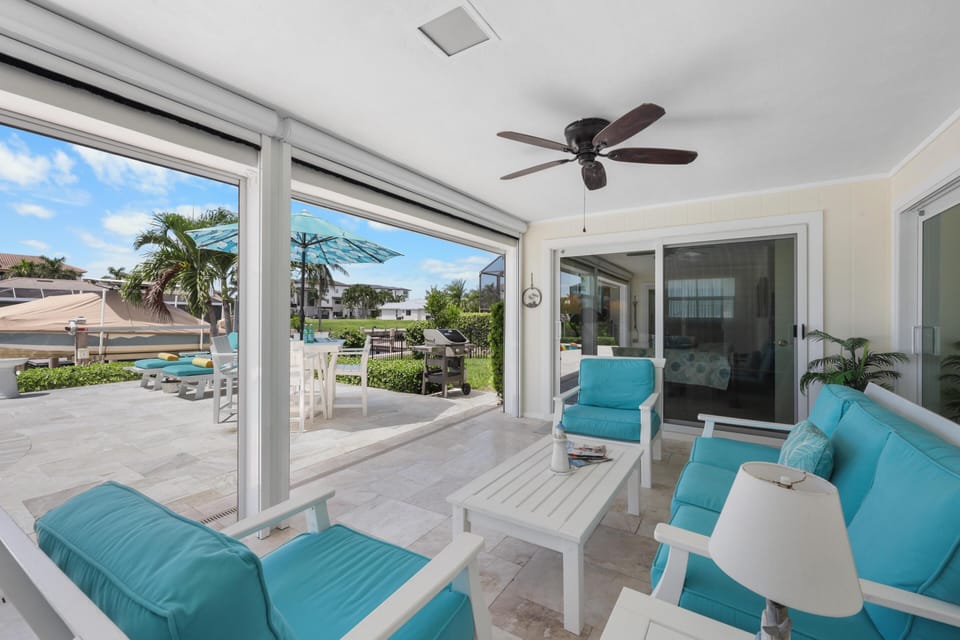 House, 1 King Bed with Sofa bed (Inviting waterfront home with western) | Outdoor dining