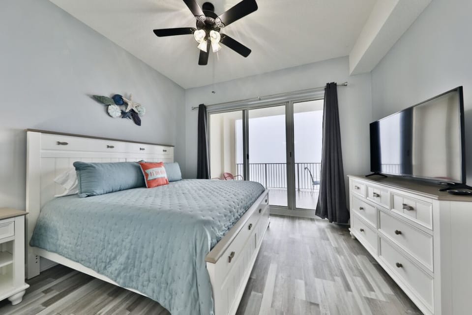 King size bed in the master bedroom.