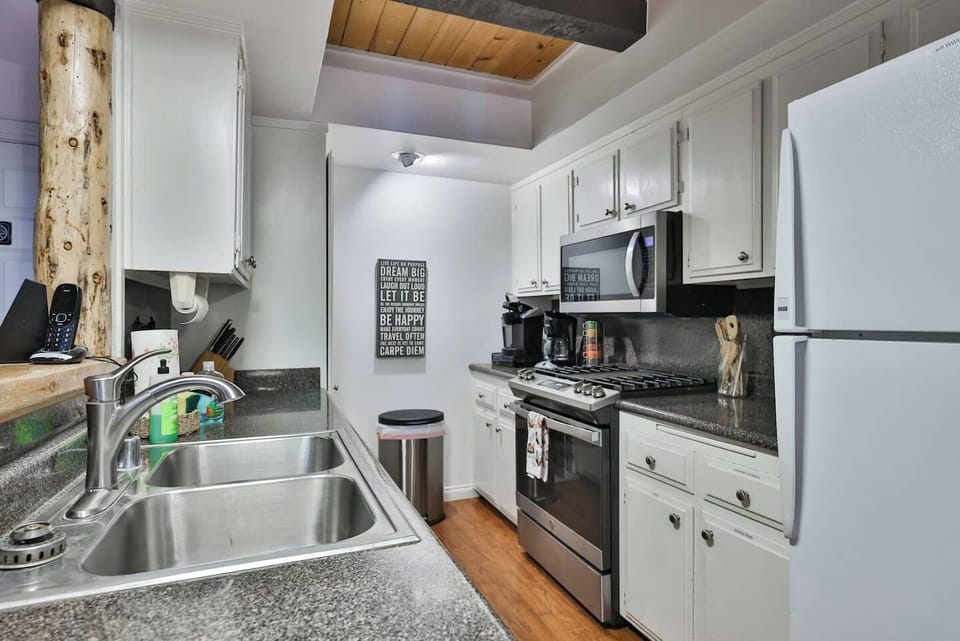 Fully stocked Kitchen. Ask us if you have any questions on contents! We try to have everything!! 