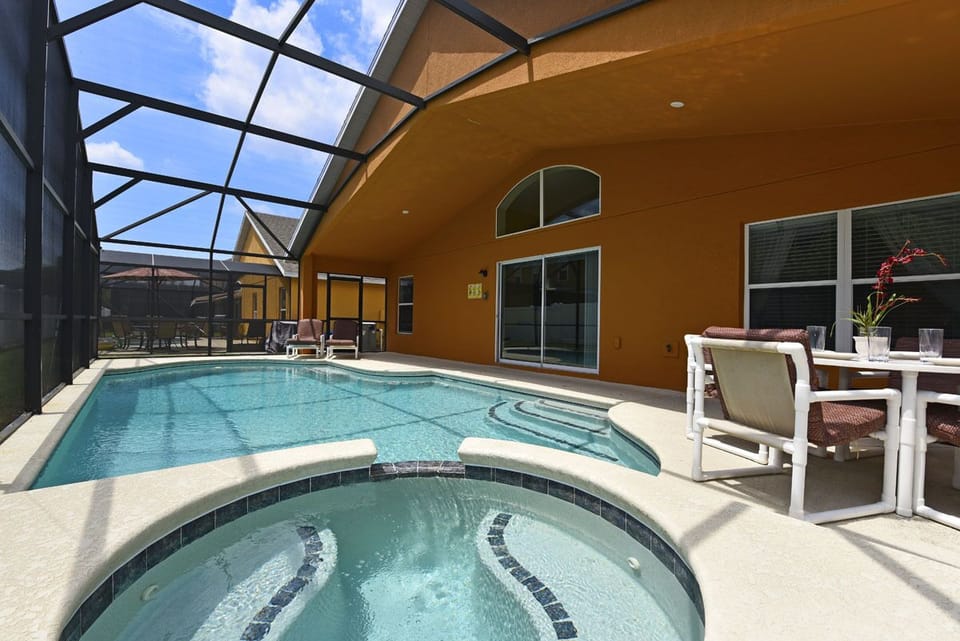 Homes private pool/ spa 