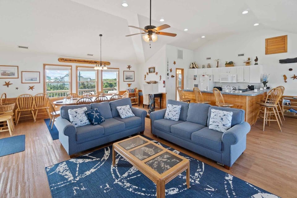 Surf-or-Sound-Realty-825-Treasure-Island-Great-Room-2
