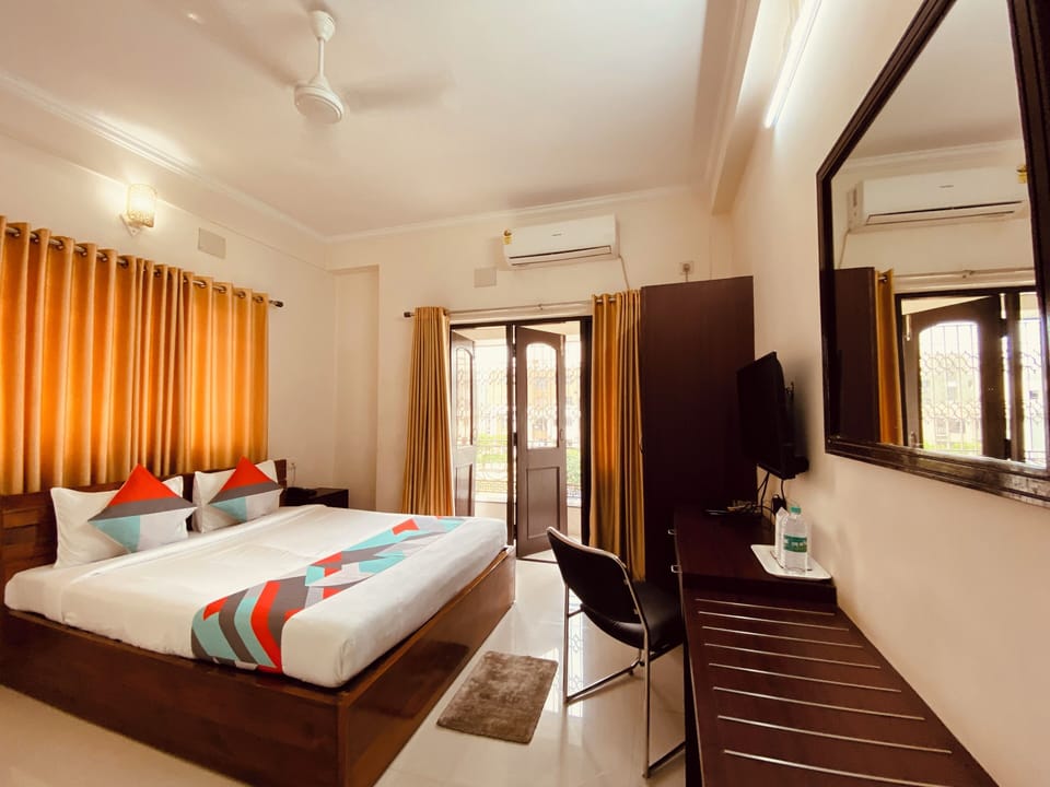 Comfort Room, City View | Desk, free WiFi, bed sheets