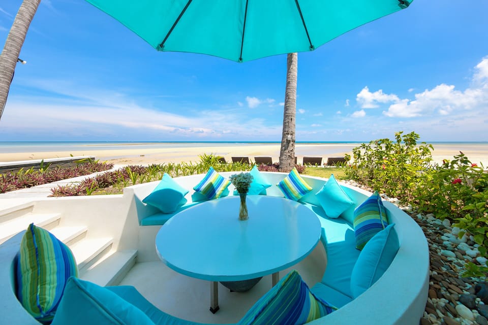 amazing Beachfront villa Baan Paradise