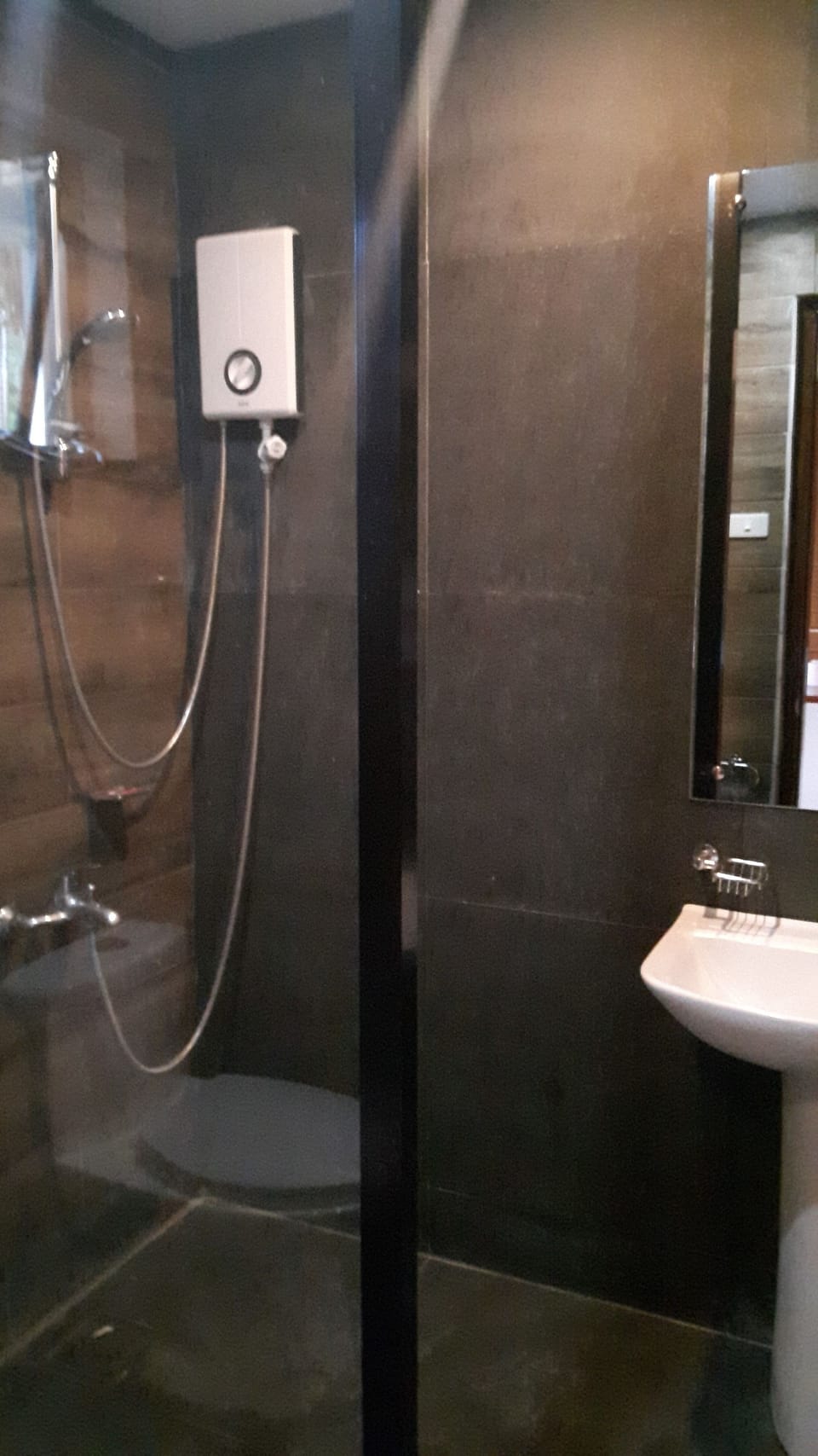 Shower, bidet, towels, soap