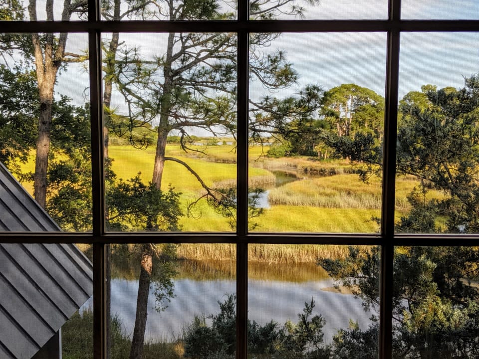 2nd floor Queen bedroom views
