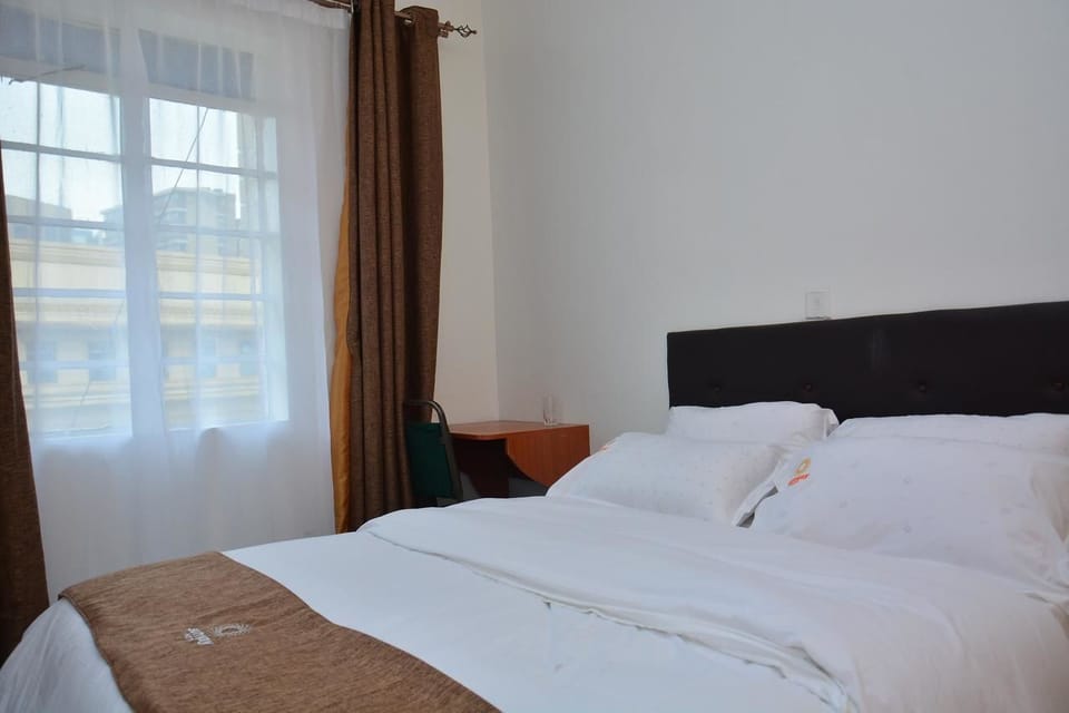 Deluxe Double Room | In-room safe, desk, rollaway beds