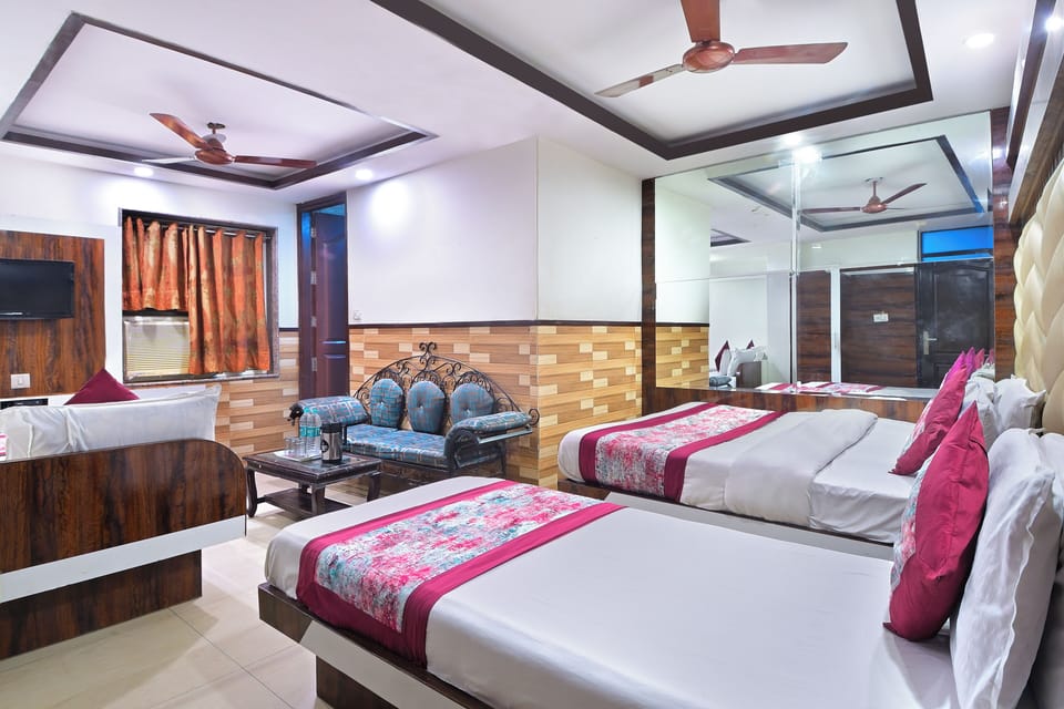 Family Room | Individually furnished, desk, soundproofing, rollaway beds