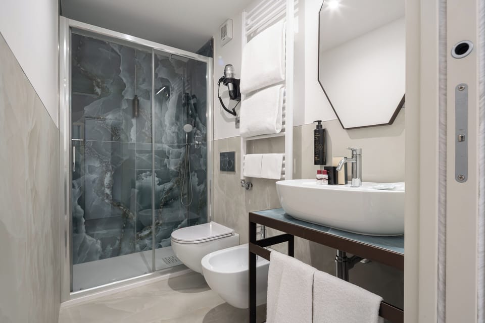 Double or Twin Room, Canal View | Bathroom | Free toiletries, hair dryer, towels