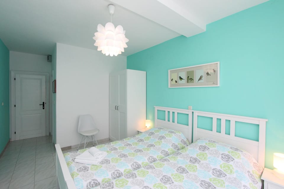 Twin Room, Balcony | 1 bedroom, iron/ironing board, free WiFi, bed sheets