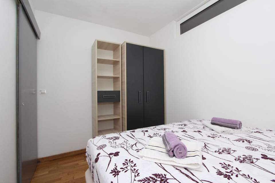 Apartment, 2 Bedrooms, Terrace | 2 bedrooms, iron/ironing board, WiFi (free), bed sheets