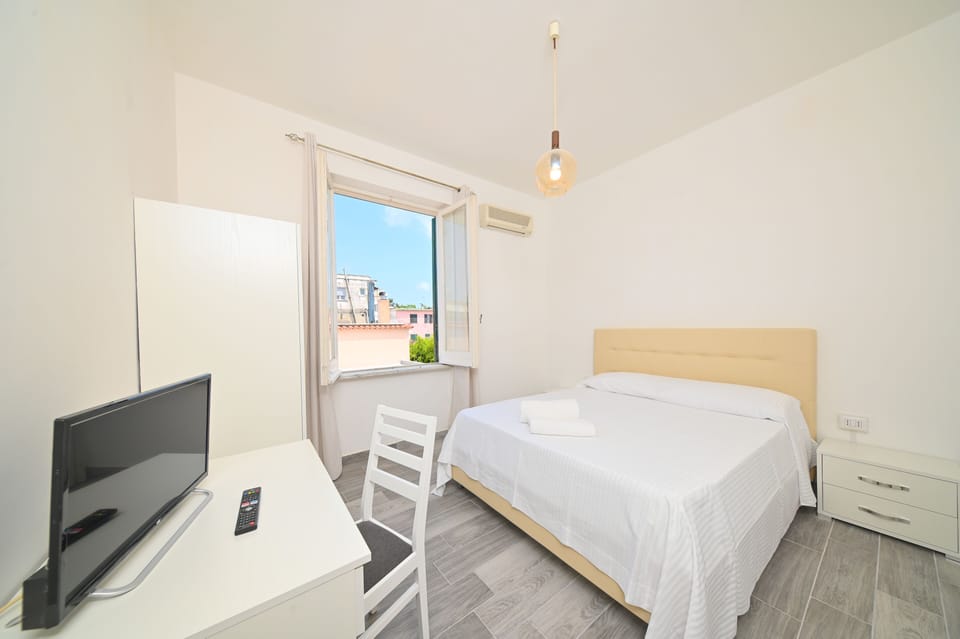 Superior Double Room | Desk, blackout drapes, cribs/infant beds, free WiFi