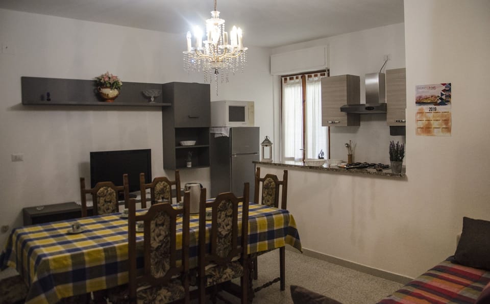 Apartment, 2 Bedrooms | In-room dining