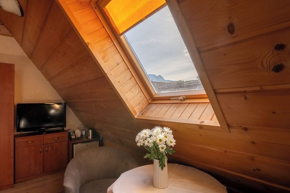 Deluxe Triple Room, Balcony (nr 12) | 1 bedroom, blackout drapes, iron/ironing board (on request), WiFi (free)
