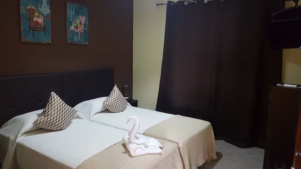 Family Suite | Free WiFi, bed sheets