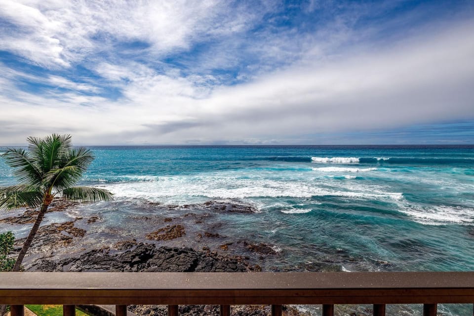 Condo, 1 King Bed (Banyan Tree 404D) | Beach | On the beach