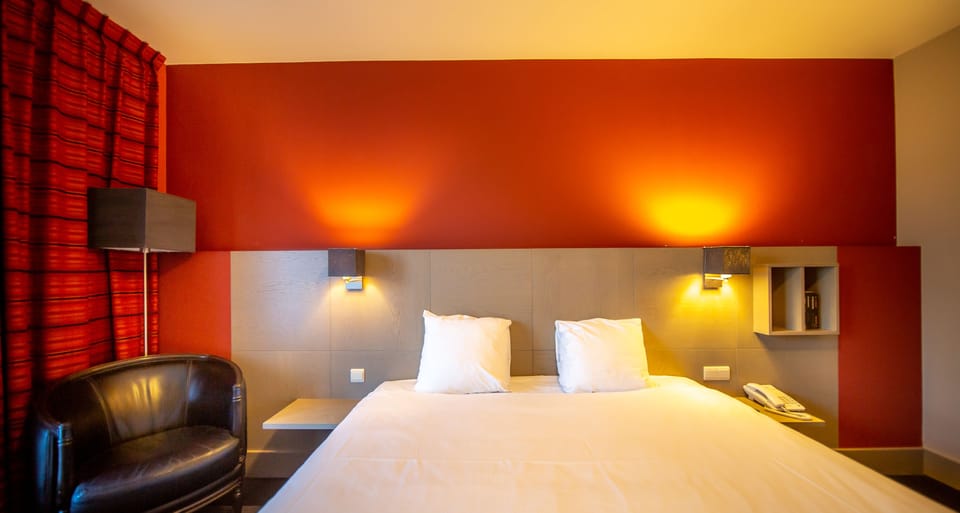 Comfort Double Room | Minibar, in-room safe, desk, free WiFi