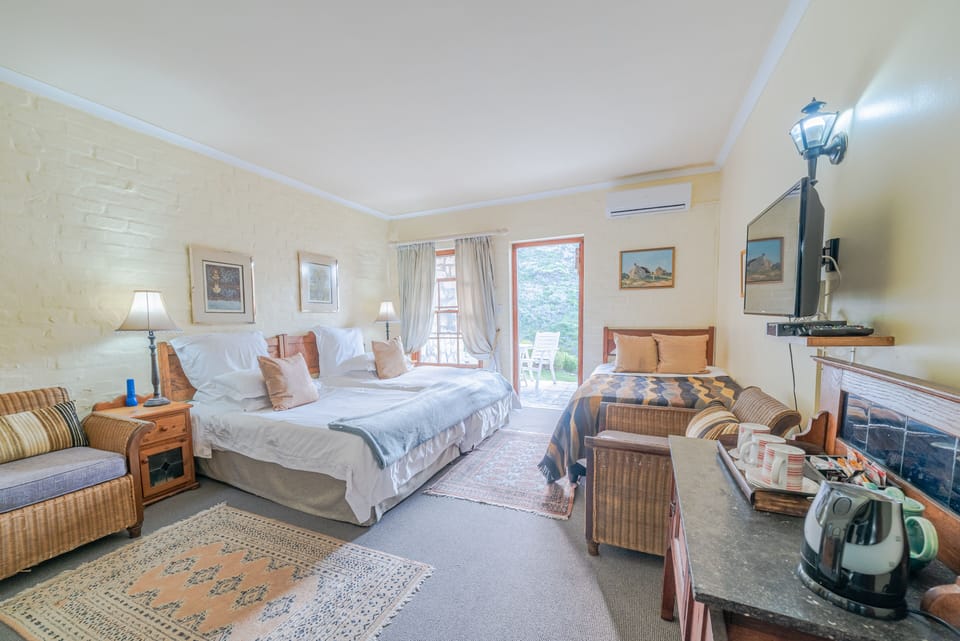 Family Room | Premium bedding, in-room safe, desk, free WiFi