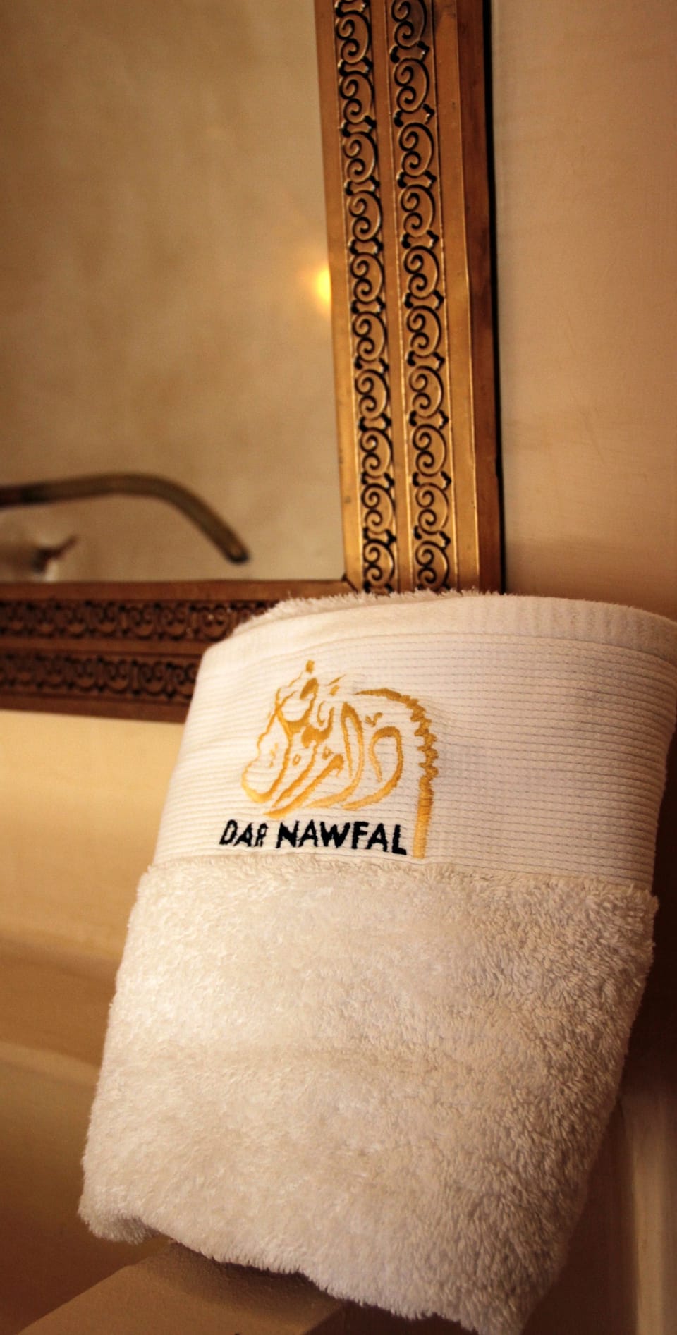 Double Room (Mauve) | Bathroom | Combined shower/tub, free toiletries, towels