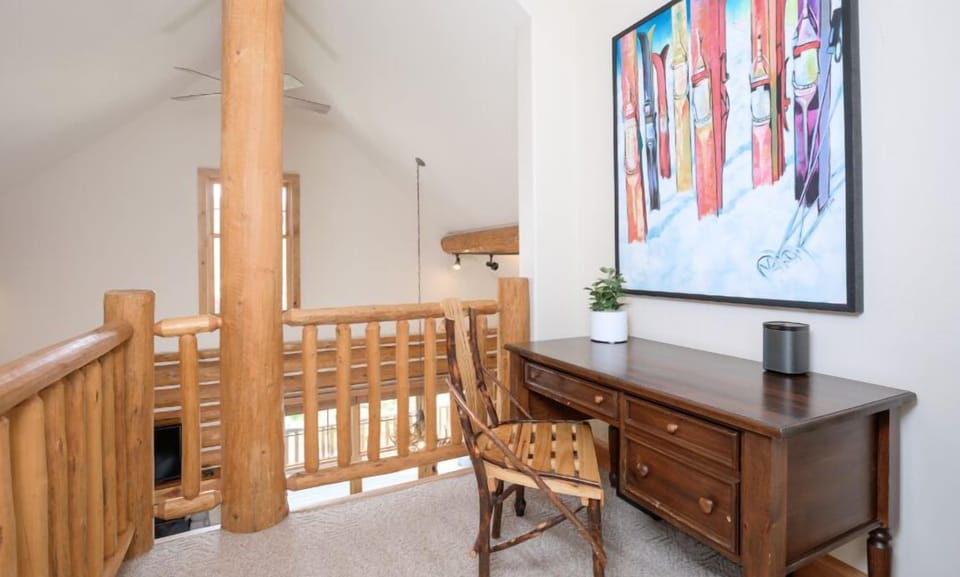 PR Red Cloud 4, Loft