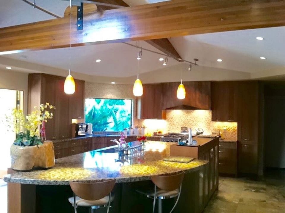 Gourmet fully equipped kitchen