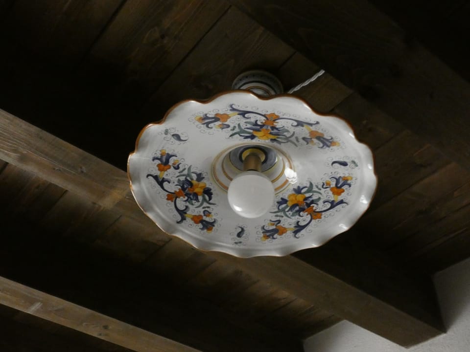 Desk, soundproofing, free WiFi, bed sheets